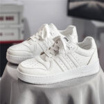 Breathable white shoes, universal footwear for leisure, white sneakers, suitable for teen