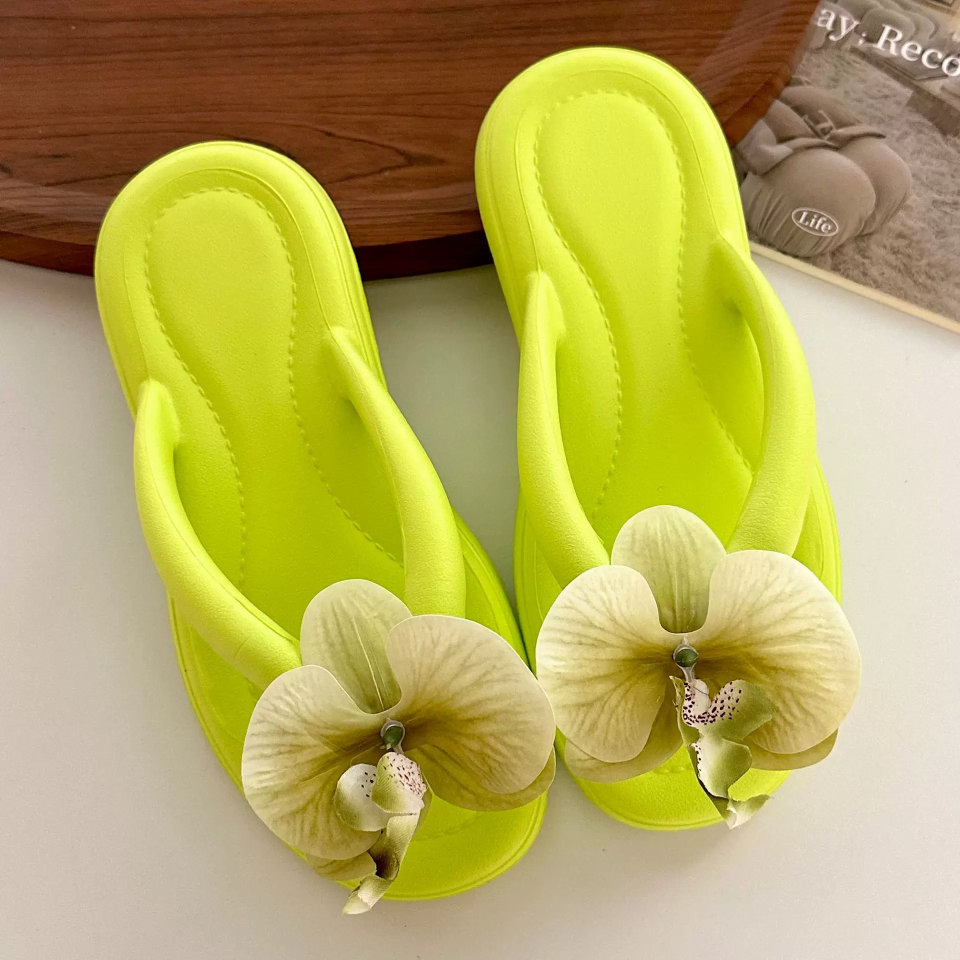Influencer Picks Ins Phalaenopsis Flip-Flops Women's New Summer Fashion Flats Soft Bottom Beach Slippers 10 O1CN01XtMvFU1z4KqsP7x5b 2216684996660 0 cib