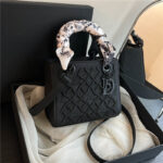 High-end Light Luxury Bag Women's New Style Elegant All-match Heavy Industry Embroidered Daofei Bag Crossbody Portable Small Square Bag