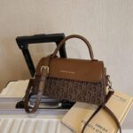 Bags Fashionable Women's Handbags with Stylish Letter Print Shoulder Bags Cross-Border New Casual Simple Crossbody Bags Hot-Selling Women's Bags - Image 4