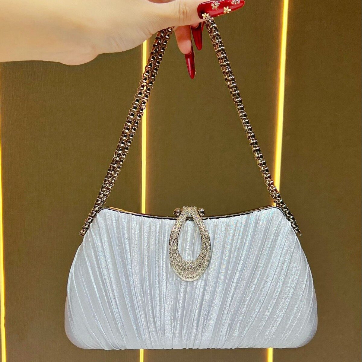 O1CN01PKn8lT2LHXqelJaRx_2216856689667-0-cib.jpg New style evening dress banquet handbag one-shoulder evening dress small bag cheongsam crossbody bag evening lady pleated handbag - Image 1