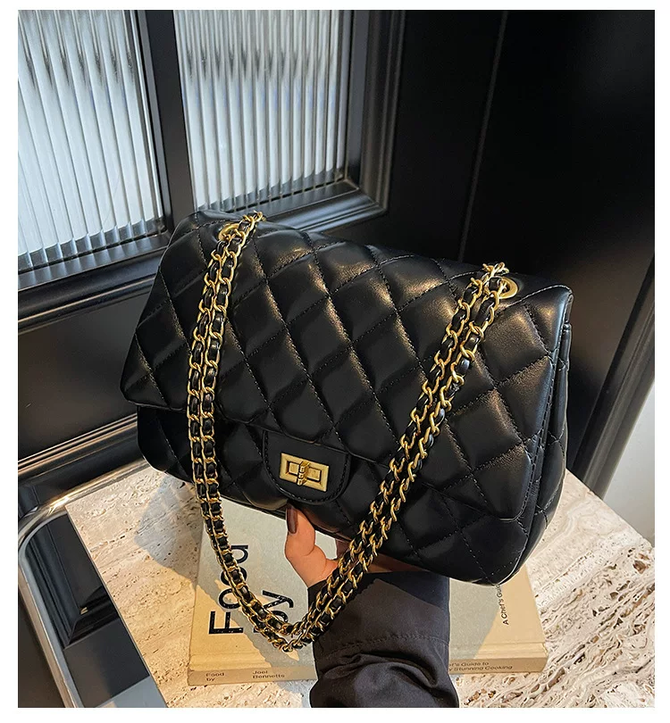 Lingge Chain European and American Retro Fashion Commuter Small Square Bag 2 undefined
