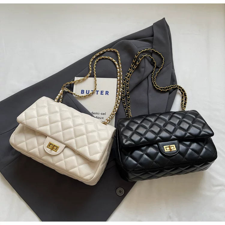 Lingge Chain European and American Retro Fashion Commuter Small Square Bag 34 undefined