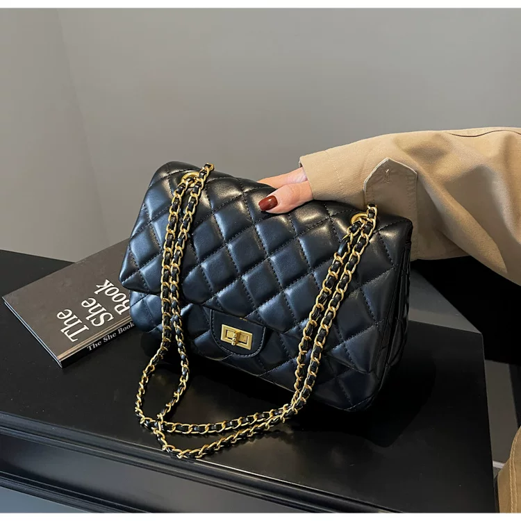 Lingge Chain European and American Retro Fashion Commuter Small Square Bag 19 undefined