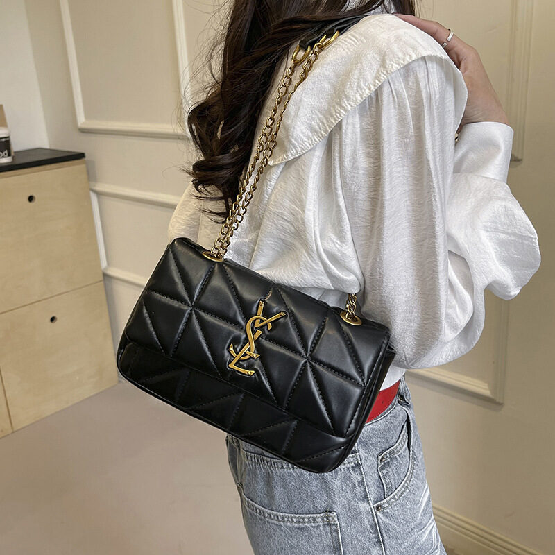 O1CN01wdgb3V232HUONLLLh_2215817057197-0-cib.jpg Letter Diamond Chain Bag Women's French New Arrival Shoulder Crossbody Bag Fashionable Armpit Joker Small Square Bag - Image 1