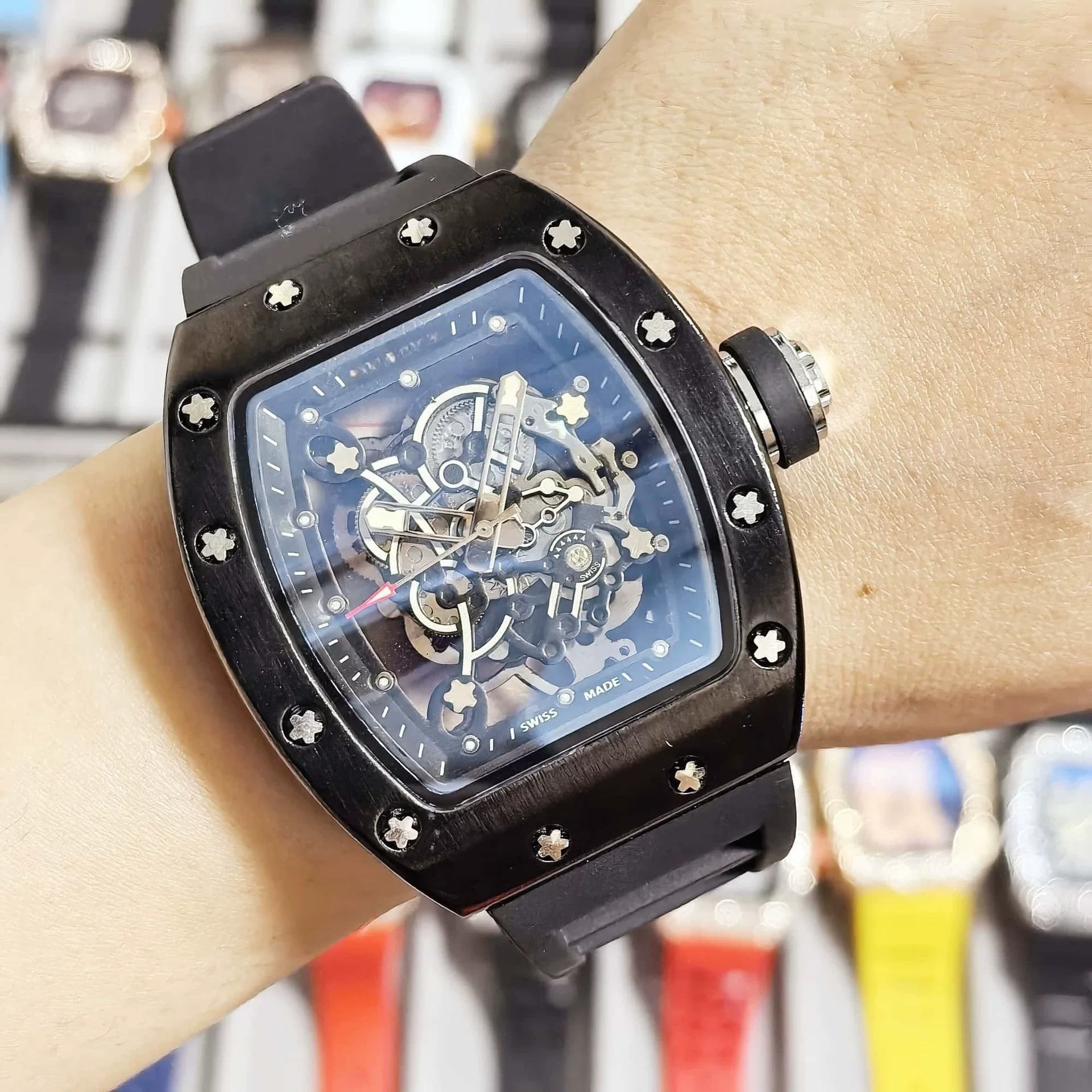 Lixide Barrel-Shaped Black Silicone Watch with Hollow Transparent Bottom Casual Pointer Men's Watch Moon Phase Moon Phase Function 9 undefined