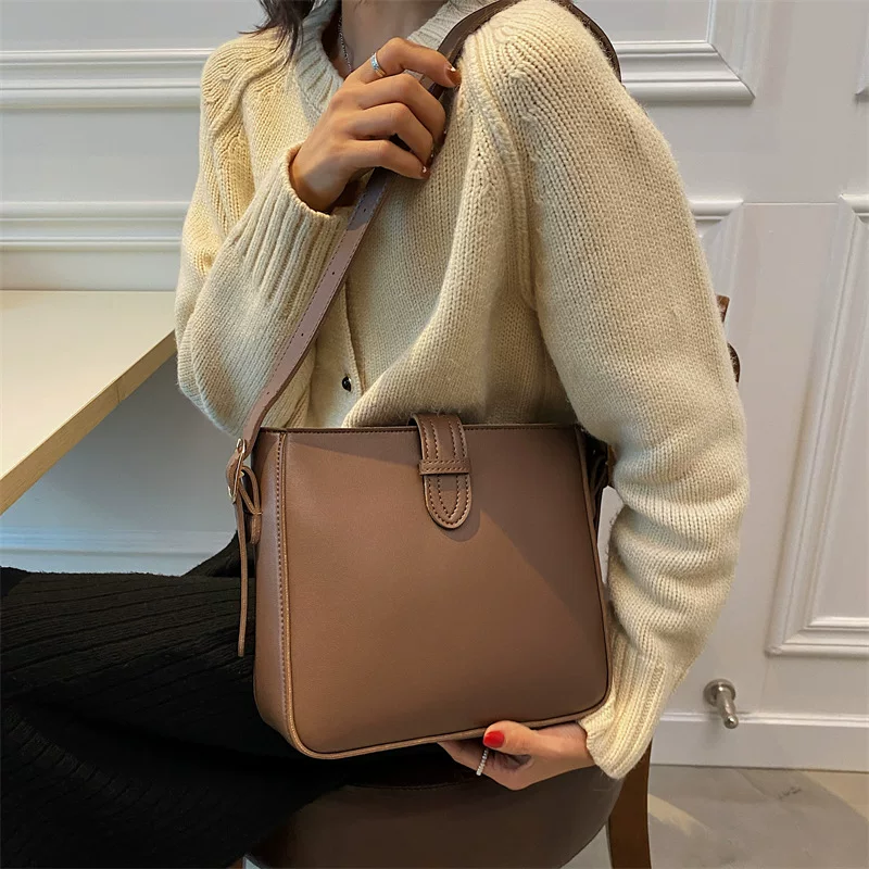 Korean Style New Fashion Diamond Embroidery Line Small Square Bag Women's Underarm Bag High-grade Chain Crossbody Bag 7 O1CN01gFU0WO1PQTYkk5voF 2214092261835 0 cib