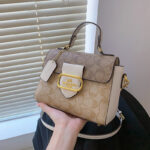 High-End Bags for Women  New French Niche Fashion Design Retro Shoulder Handbag Versatile Crossbody Bag - Image 2