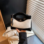 Black and White Panda Contrasting Color Stitching Horizontal Clutch Bag Texture Chain Crossbody Handbag Women's Bag Versatile Commuter Bag