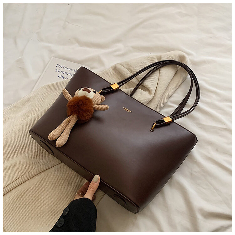 O1CN01z4v8jo1EyrjbAomGY_2216767400421-0-cib.jpg High-End Texture Retro Bag for Women New Large-Capacity Shoulder Commuter Bag Fashionable Personalized Tote Bag Cross-Border - Image 1