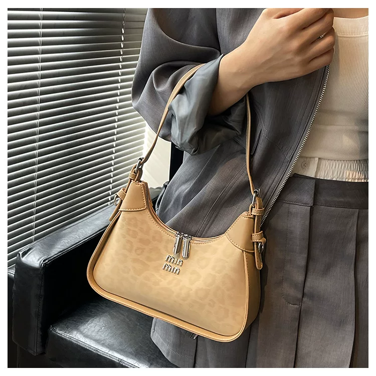 Niche Design Underarm Handbag for Women New High-End Versatile Shoulder Bag Fashionable Leopard Print Crossbody Bag 47 O1CN01CjtHmN1yV4NWsIrAn 2212088006583 0 cib