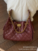 Quilted Embroidery Small Bag for Women New Fashion Trendy Versatile Shoulder Underarm Bag Popular Bucket Bag - Image 2