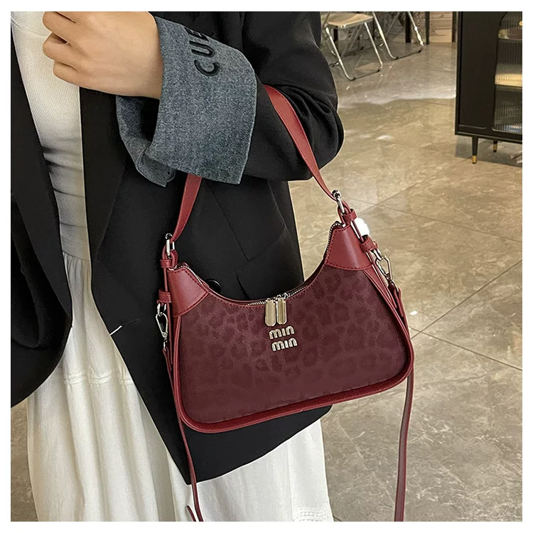 Niche Design Underarm Handbag for Women New High-End Versatile Shoulder Bag Fashionable Leopard Print Crossbody Bag 8 O1CN01ULohAy1yV4NY75SEF 2212088006583 0 cib