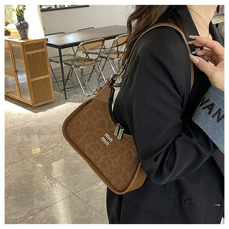 Niche Design Underarm Handbag for Women New High-End Versatile Shoulder Bag Fashionable Leopard Print Crossbody Bag 19 O1CN01lmrQgw1yV4NS19IeZ 2212088006583 0 cib
