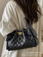Quilted Embroidery Small Bag for Women New Fashion Trendy Versatile Shoulder Underarm Bag Popular Bucket Bag - Image 3