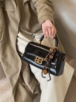 Fashionable Hand Carrying Small Square Bag Women's Early Spring New Korean Solid Color Retro Crossbody Bag Texturized Niche Shoulder Bag - Image 3