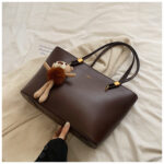 High-End Texture Retro Bag for Women New Large-Capacity Shoulder Commuter Bag Fashionable Personalized Tote Bag Cross-Border