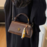 New High-End Fashion Handbag Niche Trendy Crossbody Bag Women's Simple Versatile Retro Shoulder Bag - Image 4