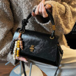 New High-End Fashion Handbag Niche Trendy Crossbody Bag Women's Simple Versatile Retro Shoulder Bag - Image 3