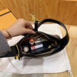 High-End Small Square Bag, Fashionable Women's Bag, Handbag, Popular Versatile Armpit Bag, Niche Recommended Foreign Trade Bag - Image 4