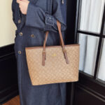 Portable Commuting Large Capacity Tote Bag Fashionable Lazy Style Casual Western Style Niche Shoulder Bag - Image 4
