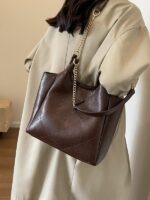 Retro Casual Bag for Women  New Trendy Autumn and Winter Tote Bag Versatile Shoulder Bag with Trendy Elements - Image 4