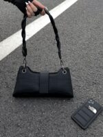 High-end Shoulder Underarm Bag Women's  New Trendy Fashion Internet Trendy Niche Design Popular Texture Crossbody Bag - Image 4