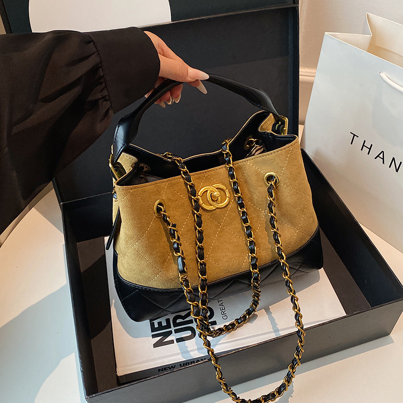 O1CN019ehQk91N25XuUf8Il_2220065001511-0-cib.jpg Retro Frosted Tote Bag with High Aesthetic Value, Chanel-Style Quilted Chain Cross-Border Shoulder - Image 1