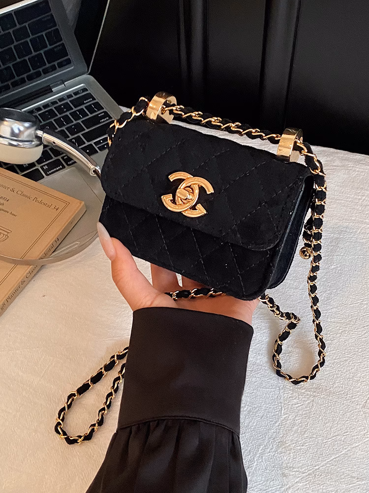 O1CN01G2yeUi1CrQAn34P8L_2215379730134-0-cib.jpg New Mini Armpit Bag Chain Fashion Shoulder Crossbody Bag Handbag Small Square Bag - Image 1