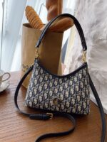New Niche Design Embroidered Retro Vegetable Basket Versatile One-Shoulder Cross-Body One-Shoulder Small Bag - Image 3