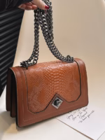 New Simple and Stylish Snakeskin Pattern Single Crossbody Retro Shoulder Bag Small Square Bag