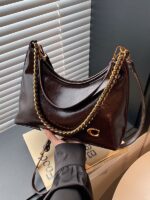 Spring New Style Handheld French Oil Wax Leather Shoulder Bucket Crossbody Underarm Women's Large Capacity Versatile Bag - Image 2