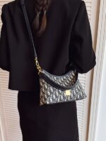 New Niche Design Embroidered Retro Vegetable Basket Versatile One-Shoulder Cross-Body One-Shoulder Small Bag - Image 4