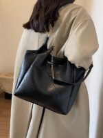 Retro Casual Bag for Women  New Trendy Autumn and Winter Tote Bag Versatile Shoulder Bag with Trendy Elements - Image 3