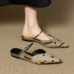 Autumn Pointed Toe Leopard Print Closed-Toe Sandals for Women, Flat Fashion One-Strap Half Slippers with Open Back Women's Shoes