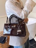 High-End Underarm Bag for Women New Korean Niche Tote Bag Casual Fashion Versatile Shoulder Handbag - Image 4